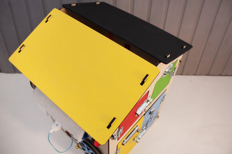 Бизиборд Домик с доской для мела