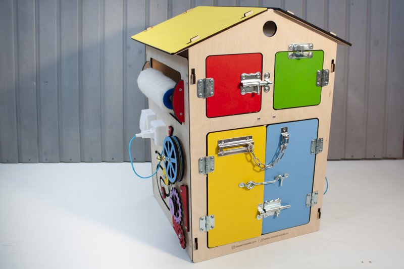 Бизиборд Домик с доской для мела